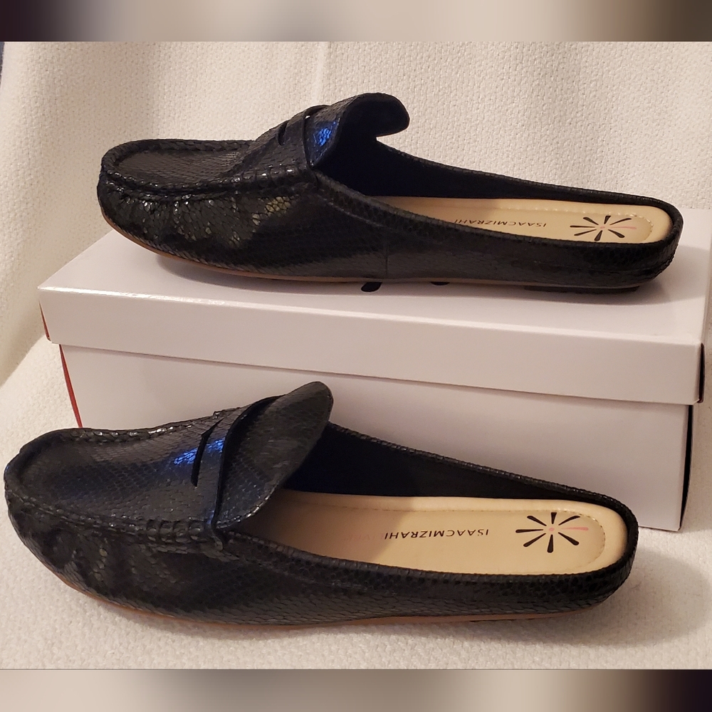 Issac Mizrahi Black Leather Mule (New in box never worn)